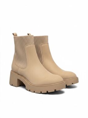 No Boundaries Bone Chunky Lug Sole Chelsea Boots Size 8